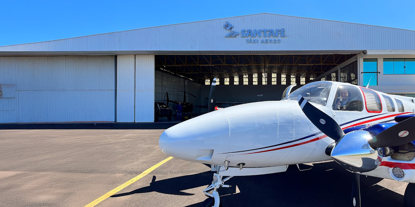hangar_bg_02
